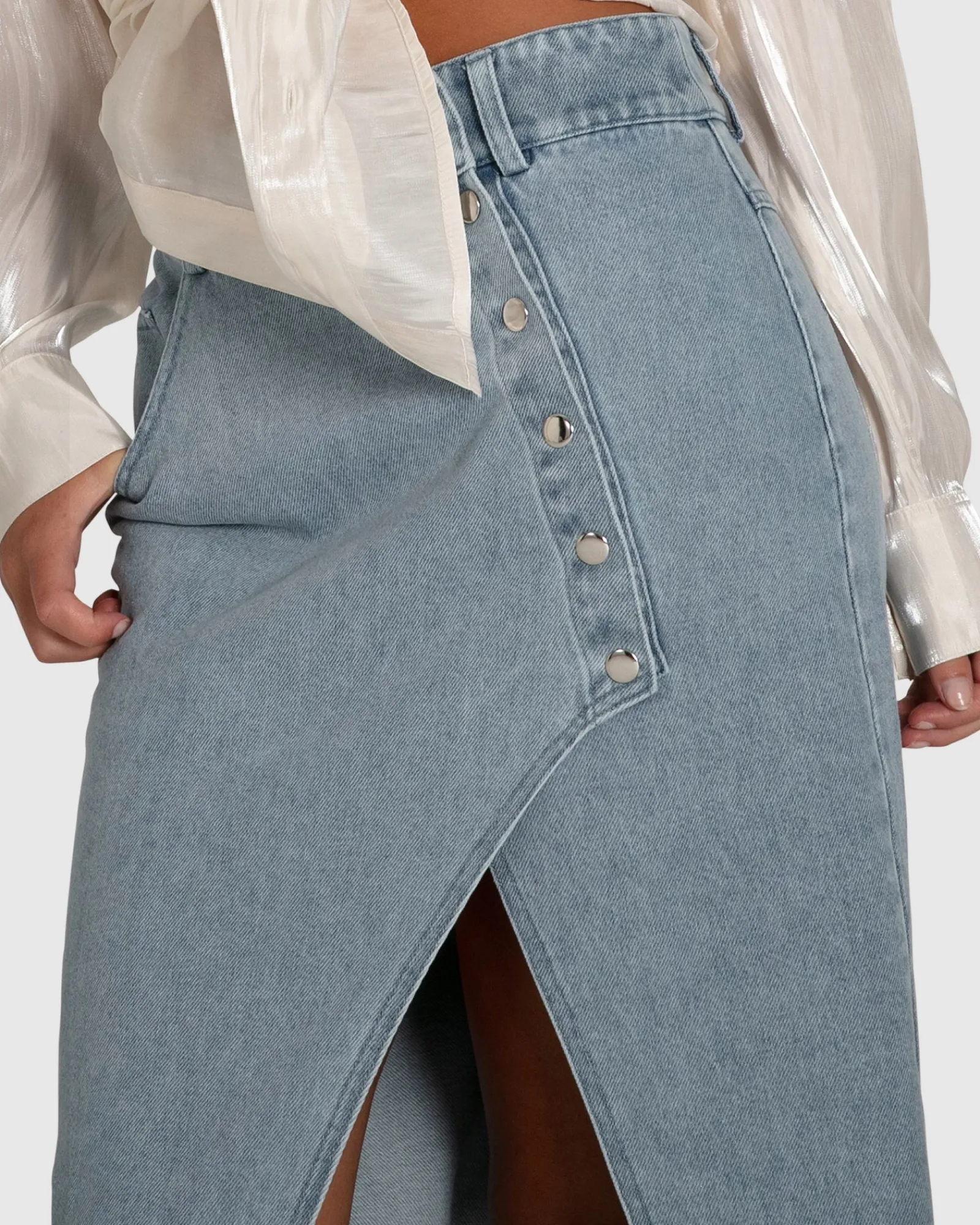 Outlet Belle & Bloom Can't Forget You Denim Midi Skirt