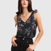 Outlet Belle & Bloom Feel For You V-Neck Top - Navy NeckTop-Navy