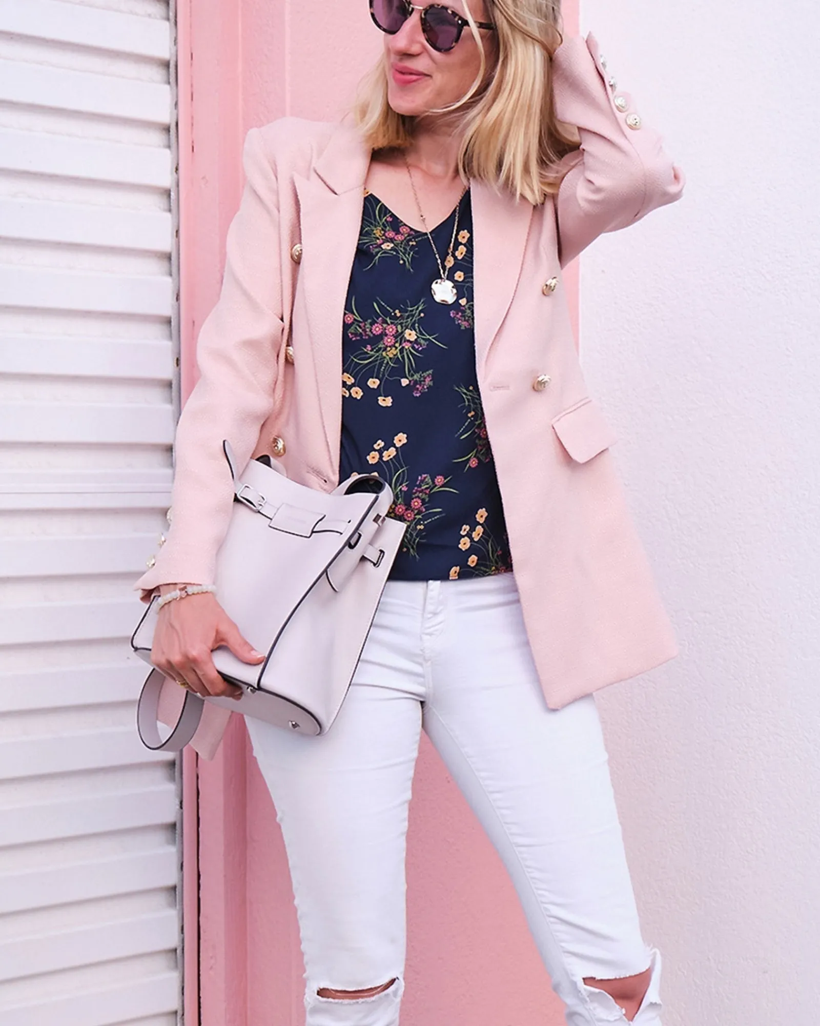 Outlet Belle & Bloom Feel For You V-Neck Top - Navy NeckTop-Navy
