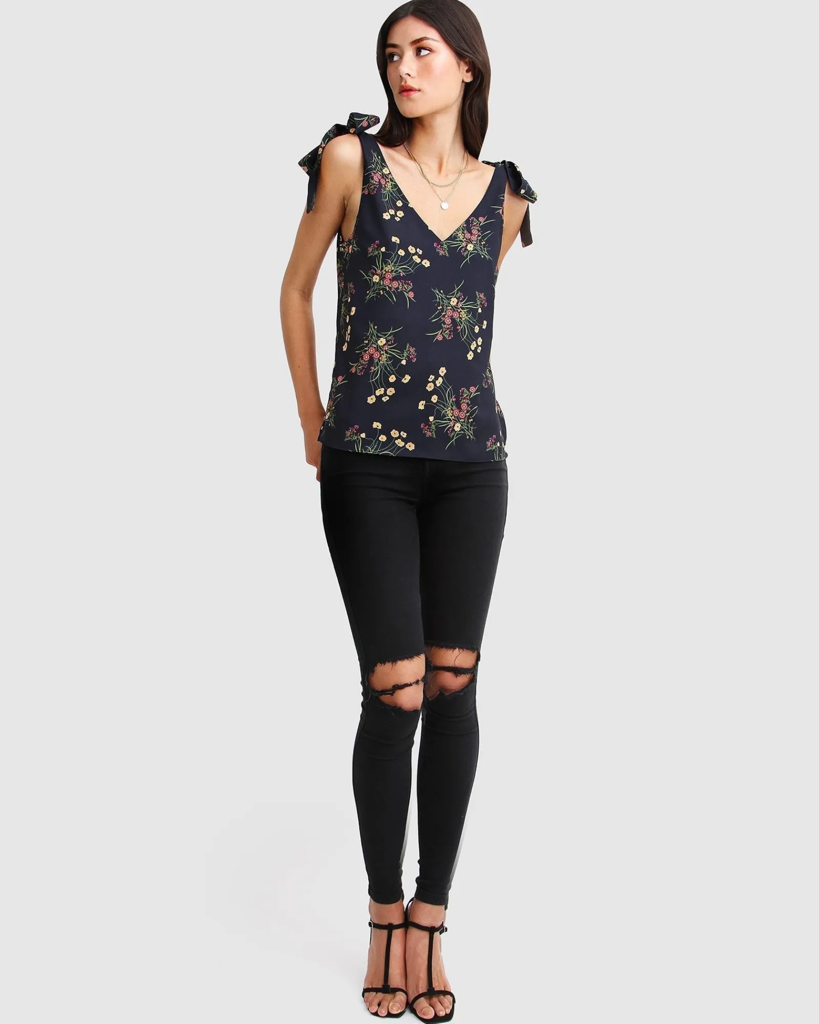 Outlet Belle & Bloom Feel For You V-Neck Top - Navy NeckTop-Navy