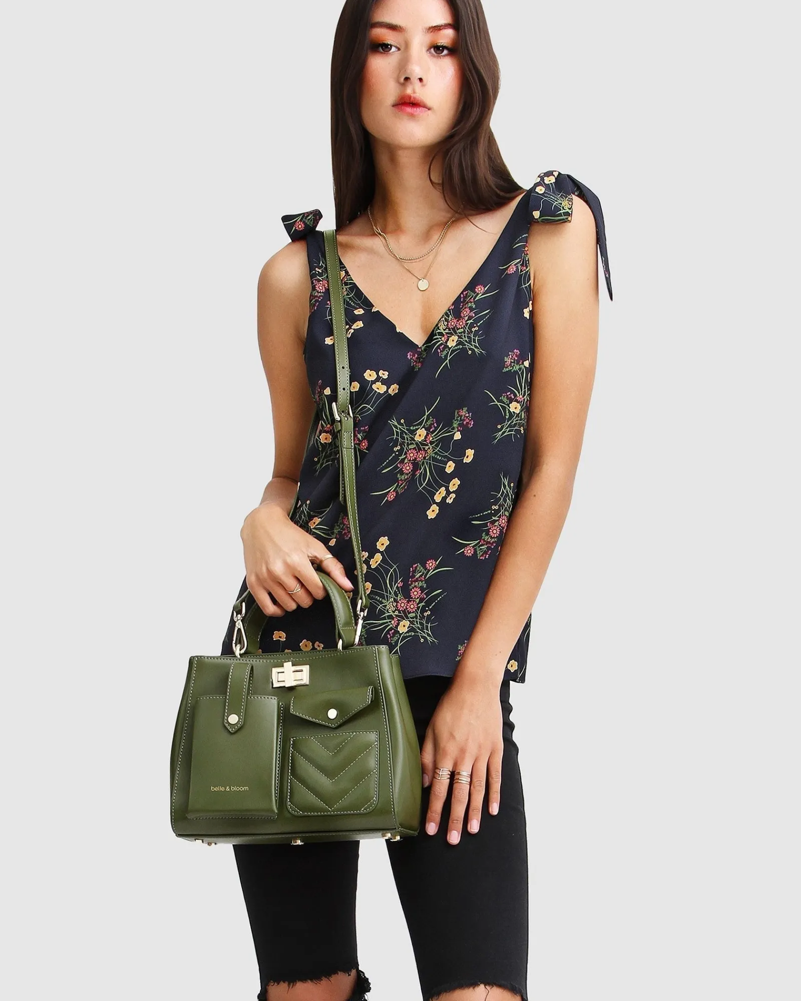 Outlet Belle & Bloom Feel For You V-Neck Top - Navy NeckTop-Navy