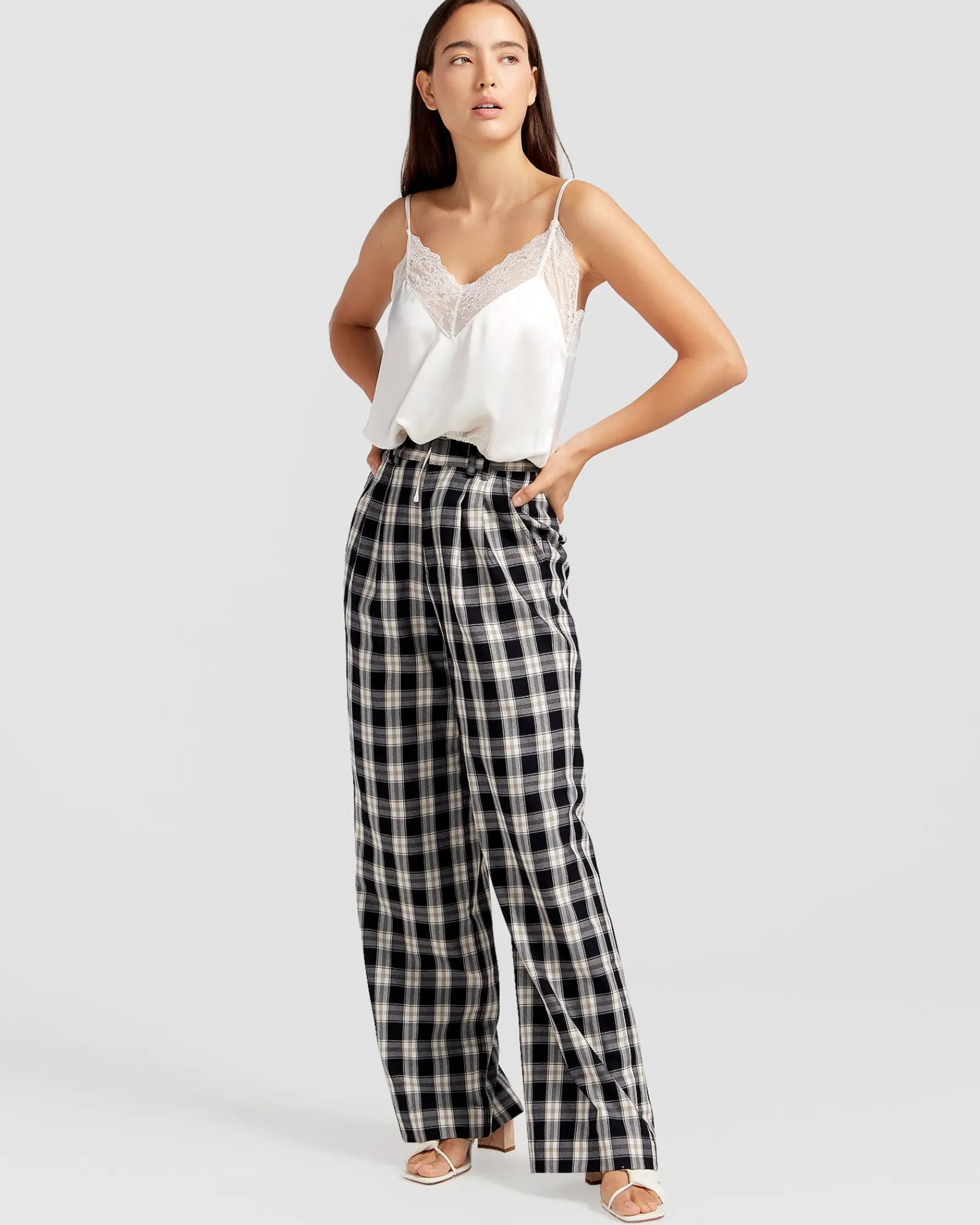 Hot Belle & Bloom Friday Nights Lace Cami - Off-White