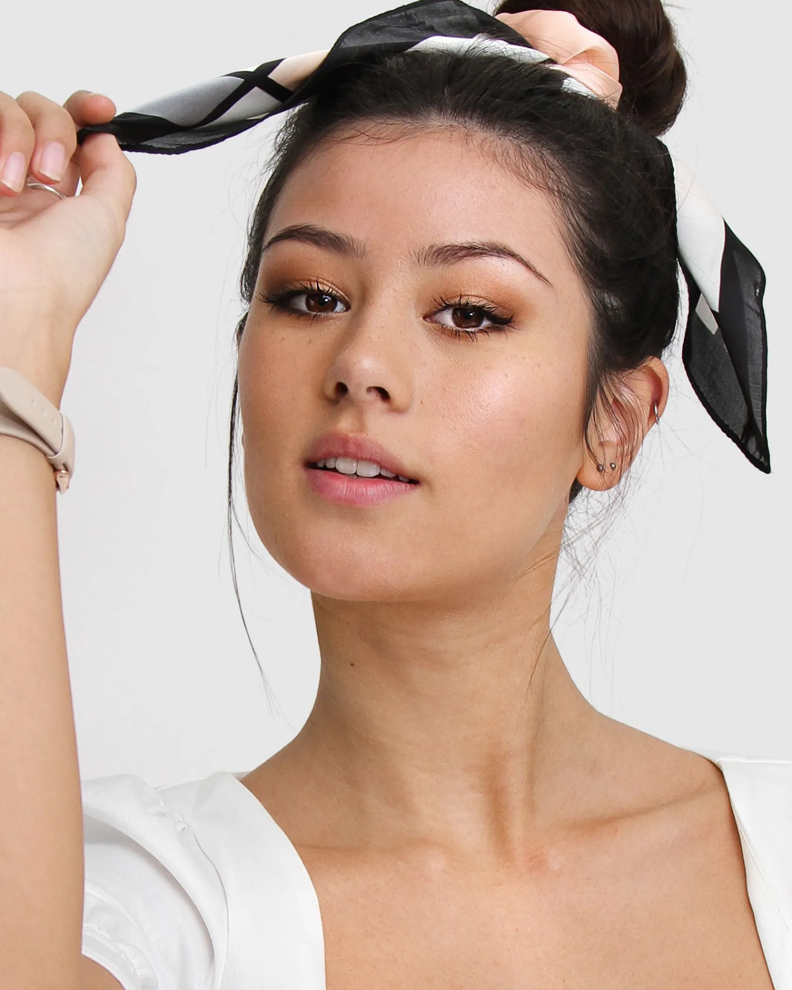 Online Belle & Bloom New Yorker Fashion Scarf - Geo