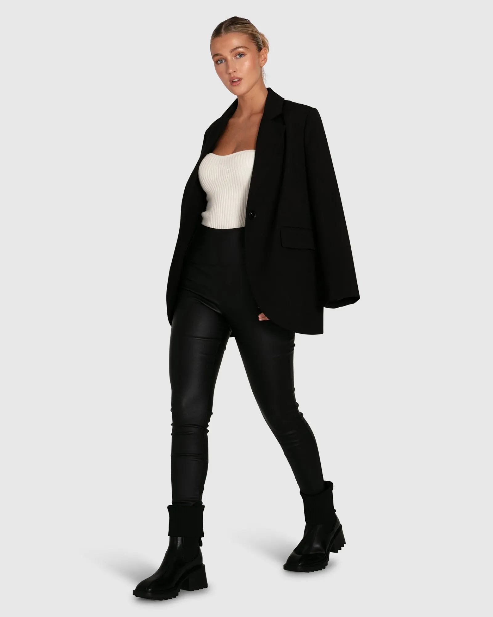 Best Belle & Bloom Unchained Heart Blazer - Black